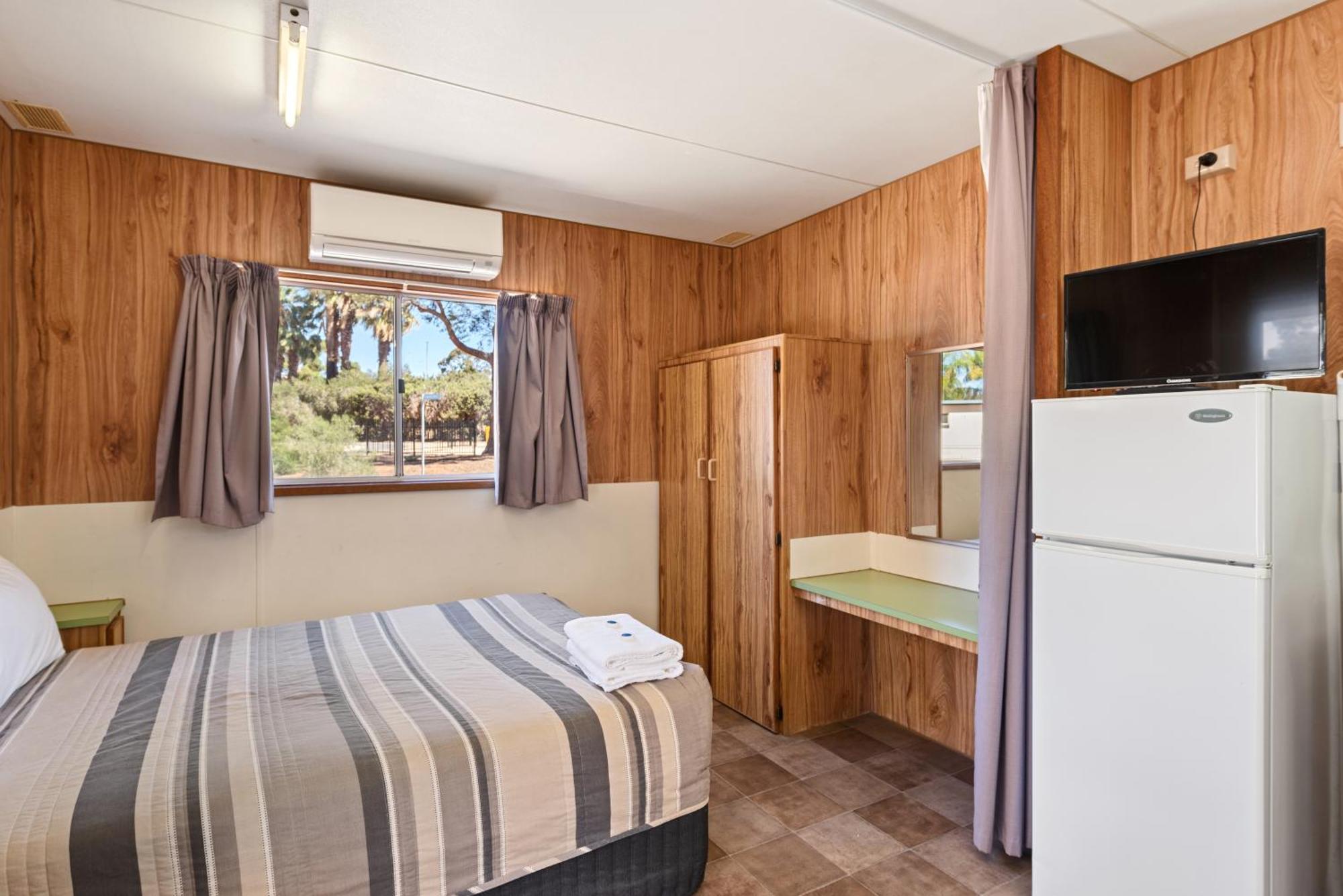 Discovery Parks - Lake Bonney Barmera Room photo