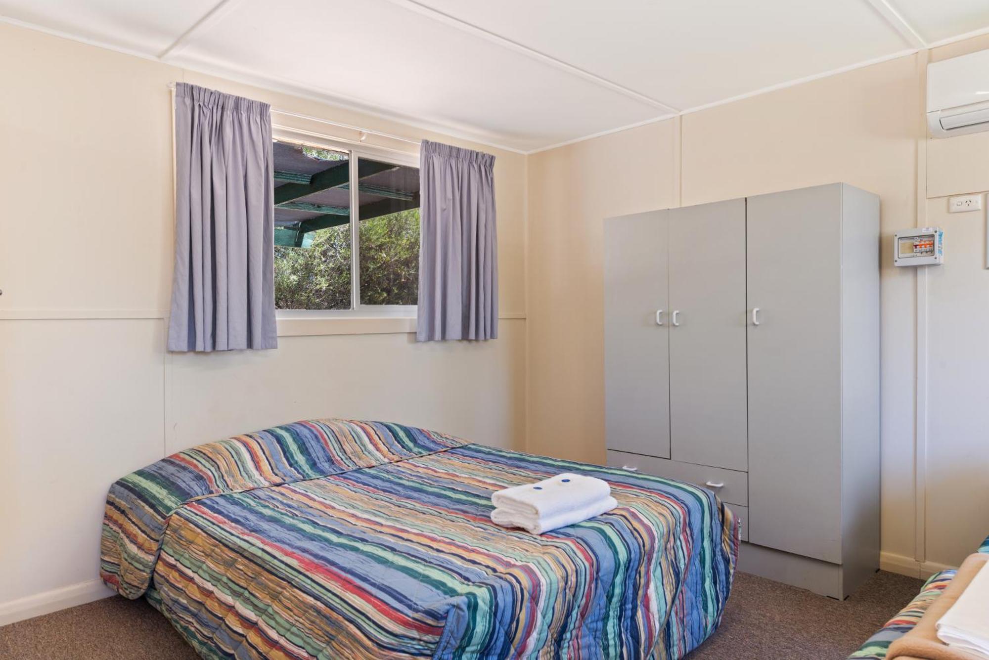 Discovery Parks - Lake Bonney Barmera Room photo